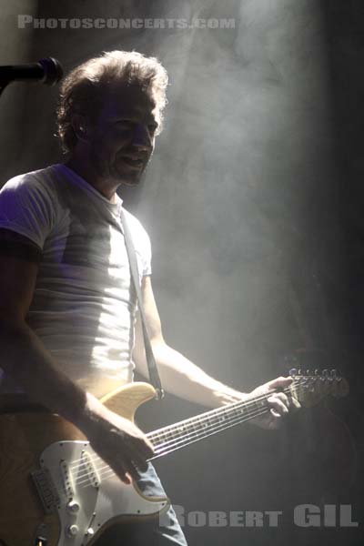 DEUS - 2011-05-25 - PARIS - La Fleche d'Or - 